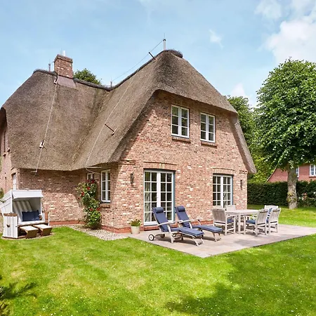 Holiday home Jules Verne Nieblum